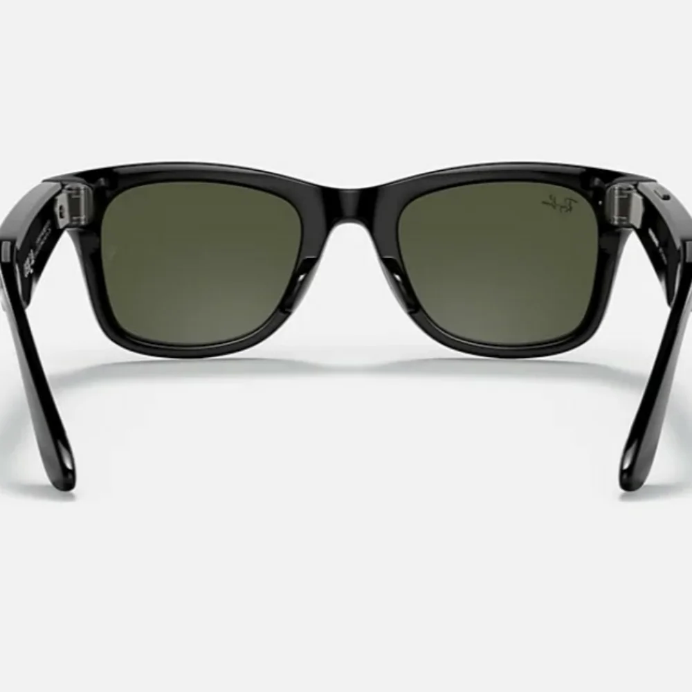 Ray-Ban Wayfarer Stories